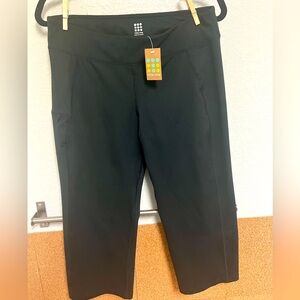 Title nine crop leggings new with tag. Size medium.